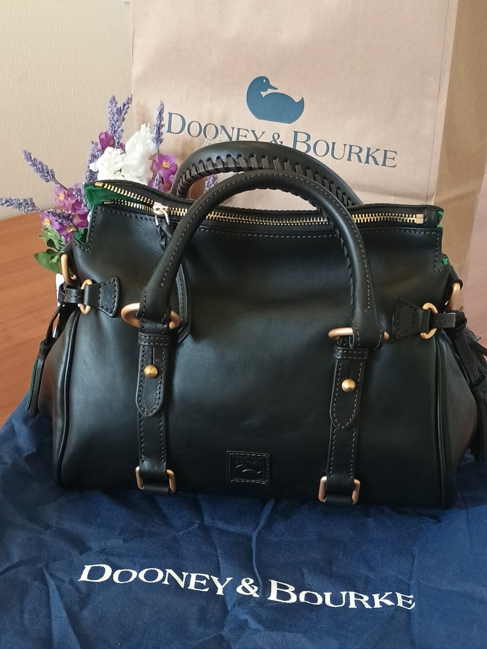 NWT! Dooney & Bourke Florentine* Medium/Regular Satchel In Black/Black - Picture 5 of 16